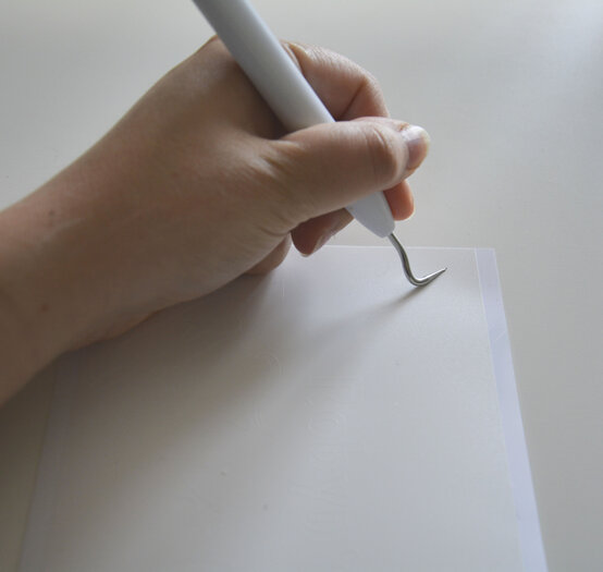 robynspartywallhangingstep9.jpg?sw=554&q=85