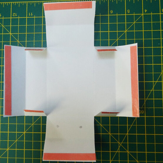 gift-card-box_step2.jpg?sw=554&q=85