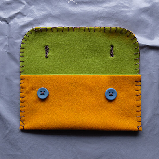 felt-pencilcase-step18.jpg?sw=554&q=85