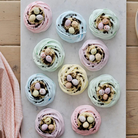 idea_easter-baking-ideas_meringue.jpg?sw=554&q=85