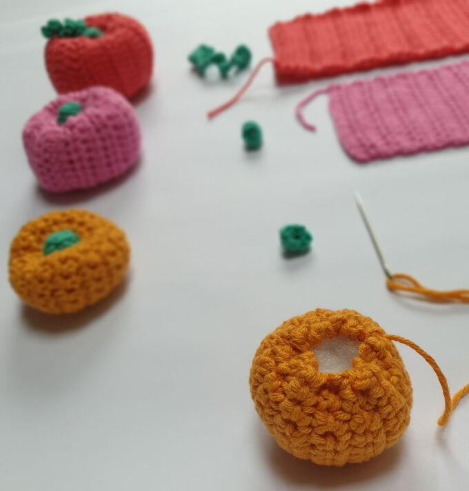 how-to-crochet-an-autumn-wreath-pumpkin-5.jpg?sw=680&q=85