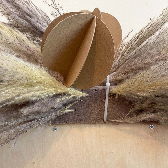 floral-topped-signs-12.jpg?sw=554&q=85