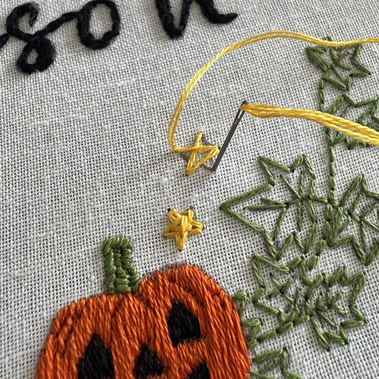 ideas%5Fhalloween%2Dembroidery%2Dhoop%5Fstar%2Dstitch%2D2.jpg?sw=554&q=85
