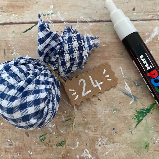 sustainable-advent-calendar-step8.jpg?sw=554&q=85