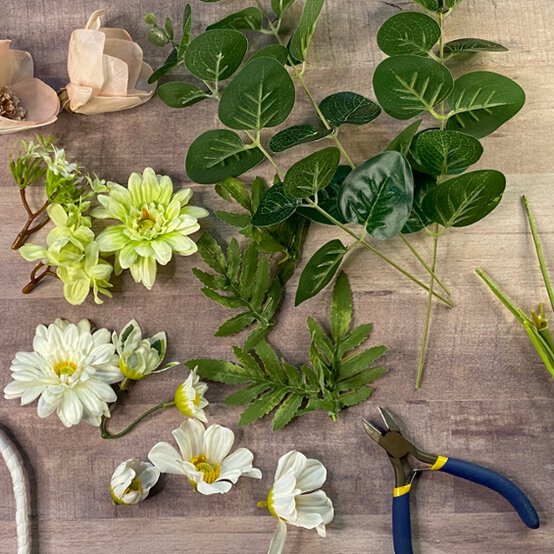 Idea_how-to-make-a-floral-bunny-headband_step11a.jpg?sw=554&q=85