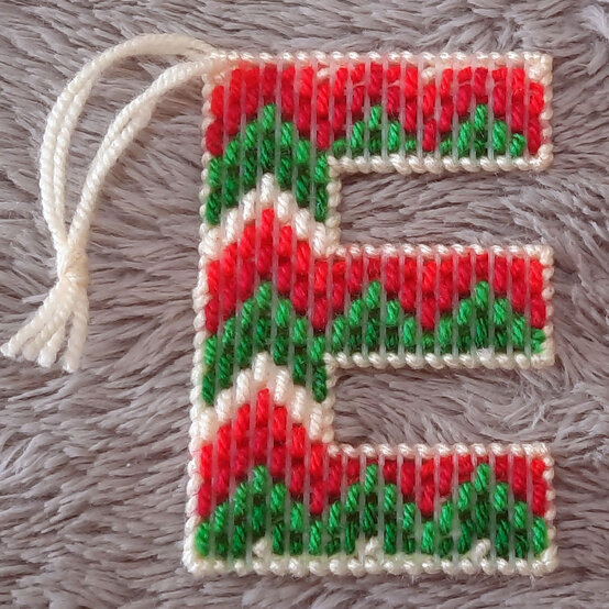 Idea_how-to-make-a-bargello-keyring_step10.jpg?sw=554&q=85