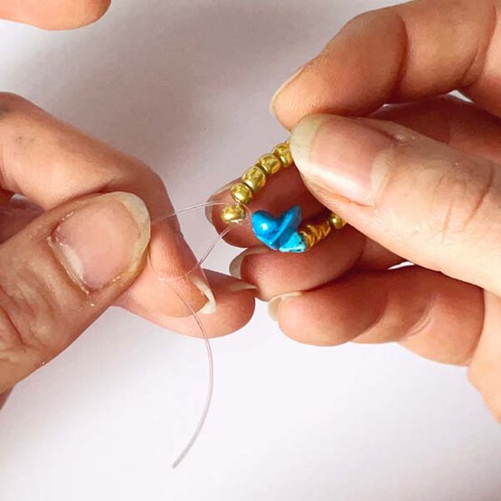 ideas%5Fjewellery%2Dprojects%2Dto%2Dmake%2Dwith%2Dbeads%5Fgemstone%2Dring%2D4.jpg?sw=554&q=85