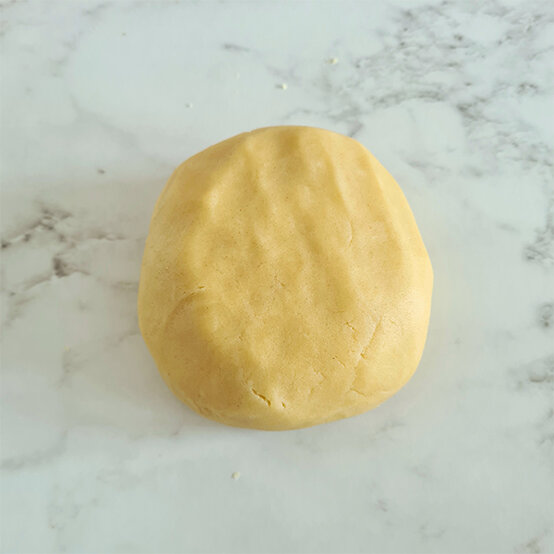 how-to-make-kilt-shortbread-biscuits_step-1b.jpg?sw=554&q=85