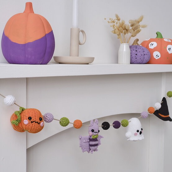 idea_halloween-home-decor-ideas_garland.jpg?sw=554&q=85