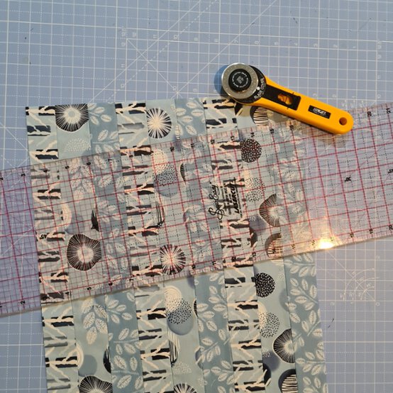 Idea_how-to-sew-a-patchwork-bag_step5.jpg?sw=554&q=85