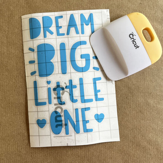 cricut-heart-frame_step-4.jpg?sw=554&q=85