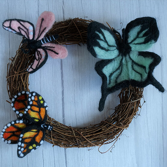 artisan-gisela-narten-felt-butterfly-summer-wreath.jpg?sw=554&q=85
