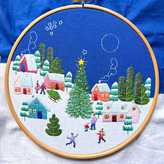 festive%5Fvillage%5Fstitch%5Falong%2Dweek%5F5a.jpg?sw=554&q=85