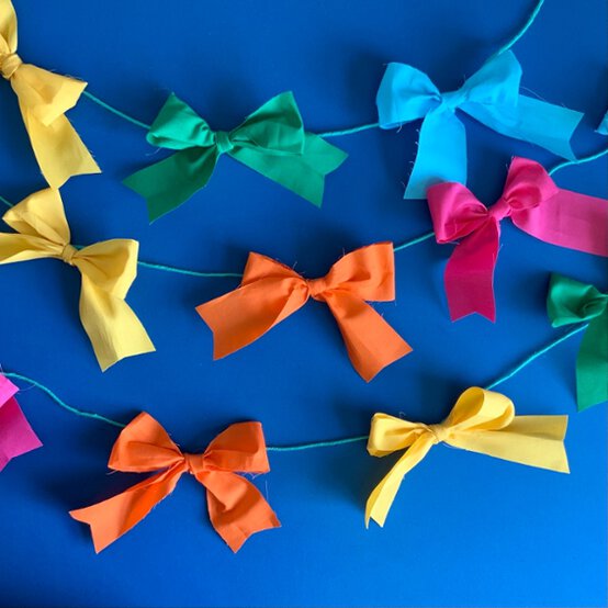 FabricBowBunting_Step5.jpg?sw=554&q=85