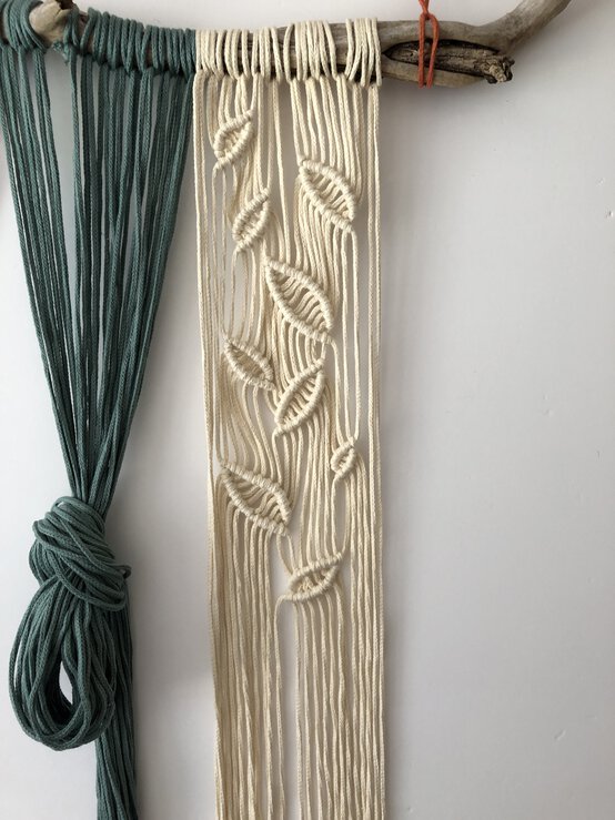 how_to_make_an_autumn_leaves_macrame_wallhanging_image_8.jpg?sw=554&q=85