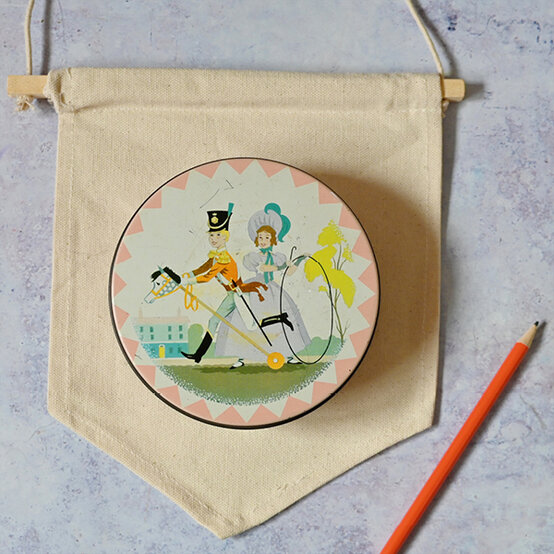 how-to-use-paint-markers_fabric_step1.jpg?sw=554&q=85