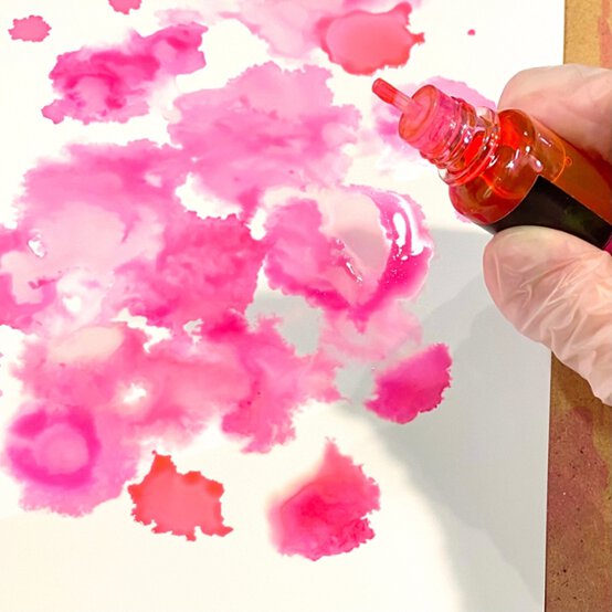 Idea_how-to-use-alcohol-inks_step0a.jpg?sw=554&q=85