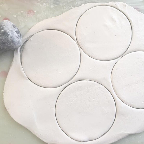 clay-coasters-step1.jpg?sw=554&q=85