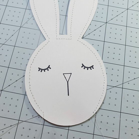 easter-bunny-favours_step12_2.jpg?sw=554&q=85