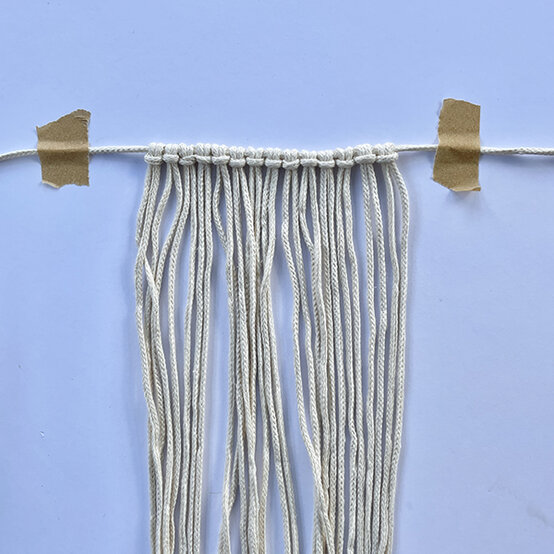 Idea_How-to-Make-a-Wedding-Macrame-Bouquet-Wrap_Step1.JPG?sw=554&q=85