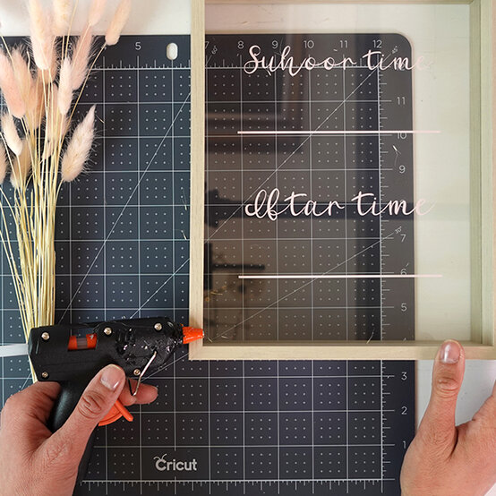 Cricut_How-to-Make-a-Ramadan-Fast-Timings-Calendar_step8b.jpg?sw=554&q=85