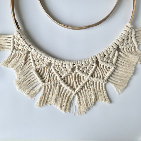 xmasmacramewreath_step-14.jpg?sw=554&q=85