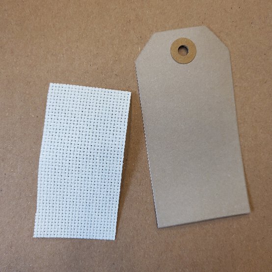 Idea_how-to-sew-a-christmas-cross-stitch_step2a.jpg?sw=554&q=85