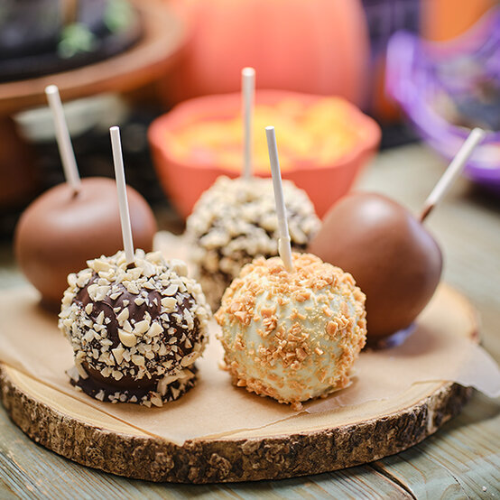 how-to-make-chocolate-apples_step4.jpg?sw=554&q=85