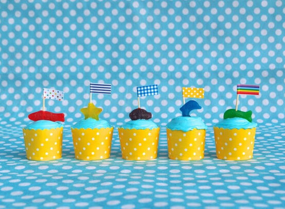ocean-animals-cupcakes-and-flag-toppers-by-make-life-lovely.jpg?sw=554&q=85