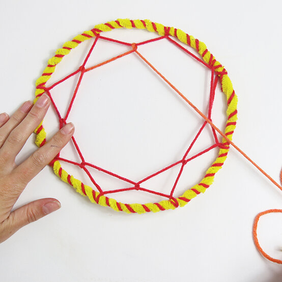 lbd-kcc-dreamcatcher-step3.jpg?sw=554&q=85