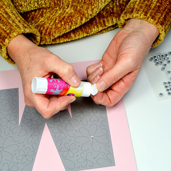 papercraft-mum-heart-frame14.jpg?sw=554&q=85