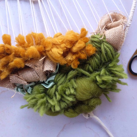 Idea_how-to-make-a-woven-heart-wreath_step12.jpg?sw=554&q=85