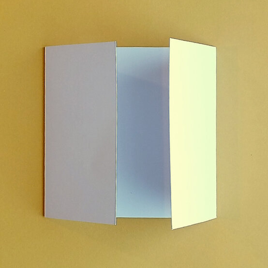 mothers-day-gatefold-card_step2.jpg?sw=554&q=85