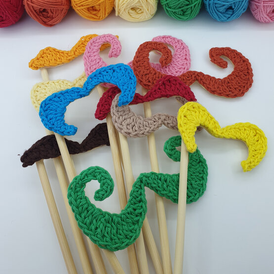 Idea_How-to-Crochet-a-Mustache_pattern.jpg?sw=554&q=85