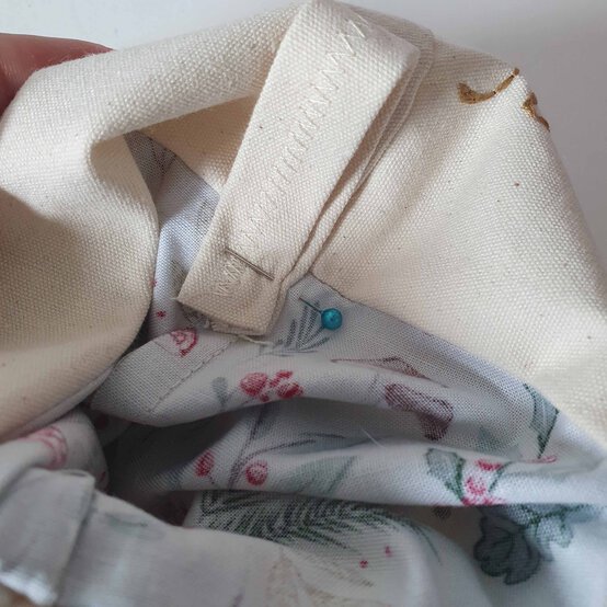 Idea_how-to-make-an-embroidered-stocking_step15a.jpg?sw=554&q=85