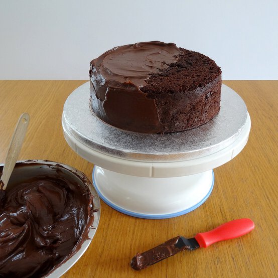 carrot_fruit_line_cake_4.jpg?sw=554&q=85