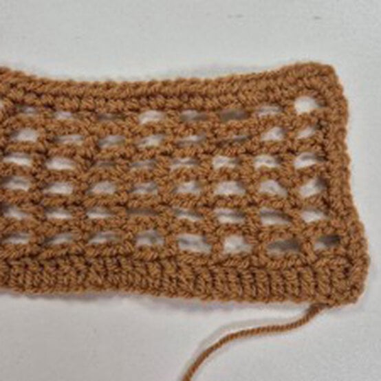 ideas%5Fhow%2Dto%2Dcrochet%2Dan%2Dautumn%2Ddoor%2Dcurtain%5Fheader%5Fstep%2D1.jpg?sw=554&q=85