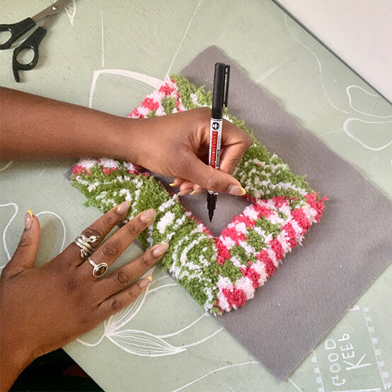 punch-needle-mirror_step11a.jpg?sw=554&q=85