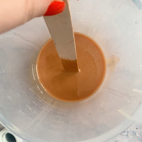 how-to-make-resin-alphabet-letters_step3.jpg?sw=554&q=85