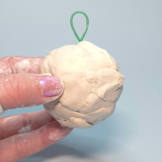 idea%5Fnovelty%2Dchristmas%2Ddecorations%2Dfrog%5Fstep%2D51.jpg?sw=554&q=85