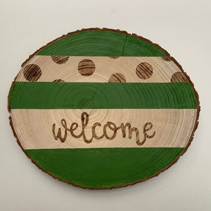 idea_pyrography-welcome-sign_step8a.jpg?sw=680&q=85