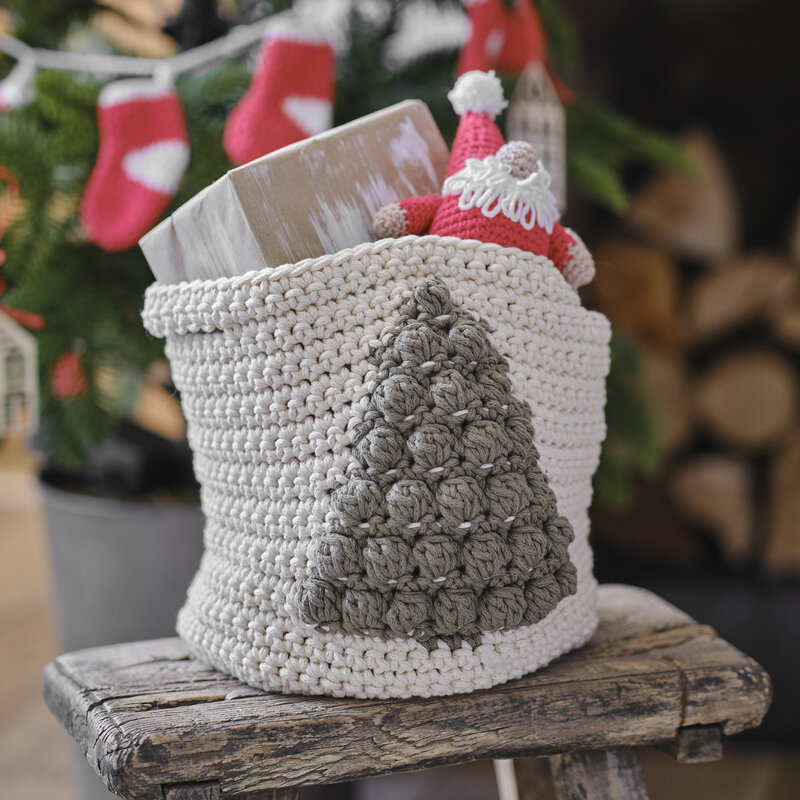 Idea_How-to-crochet-a-Christmas-basket_Step-1.jpg??sw=680&q=85