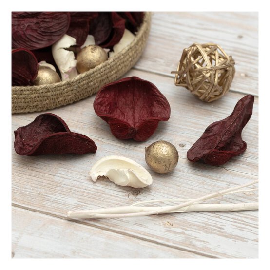 Red and Cream Christmas Potpourri 350g  image number 2