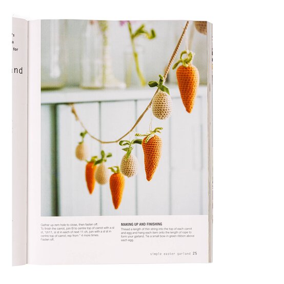 Crocheted Wreaths And Garlands image number 5