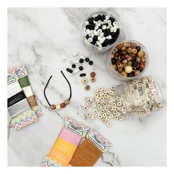 Black and White Beads Tub