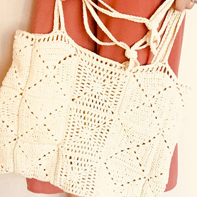 How to Crochet a Granny Square Summer Bag image number 1