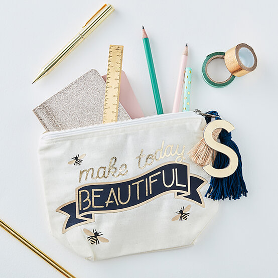 Cricut: How to Make a Layered Iron-on Vinyl Pencil Case image number 1