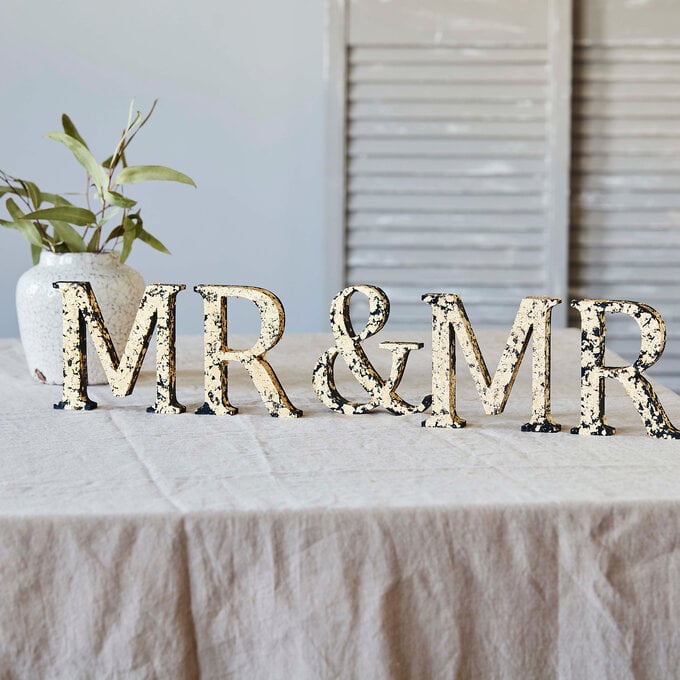 How to Create Foiled Wedding Décor image number 1