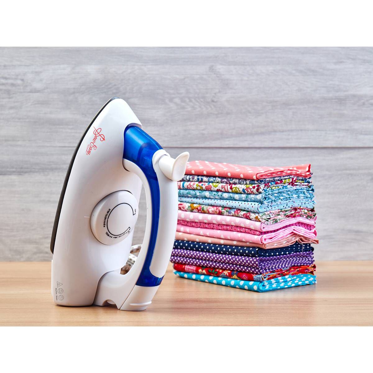 Sew Easy Steam Iron 700w Hobbycraft