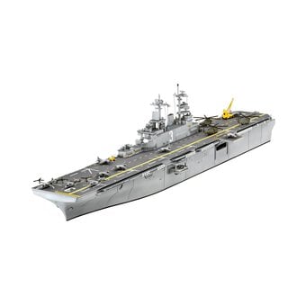 Revell Assault Carrier USS Wasp Class Model Kit 1:700 image number 2
